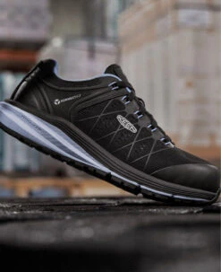 Keen Women's Vista Energy ESD (Carbon-Fiber Toe) | Hydrangea/Black -Keen Deals Store 1025241 PDP RightImage