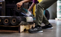 Keen Women's Vista Energy ESD (Carbon-Fiber Toe) | Hydrangea/Black -Keen Deals Store 1025241 PDP TopImage