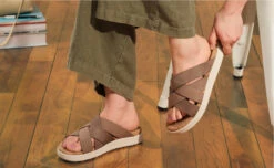 Keen Women's Elle Mixed Slide | Brindle/Birch -Keen Deals Store ElleMixedSlideLifestyleDoublewide 38c4d08b 087f 45de 97eb 6e10aa02c2d3