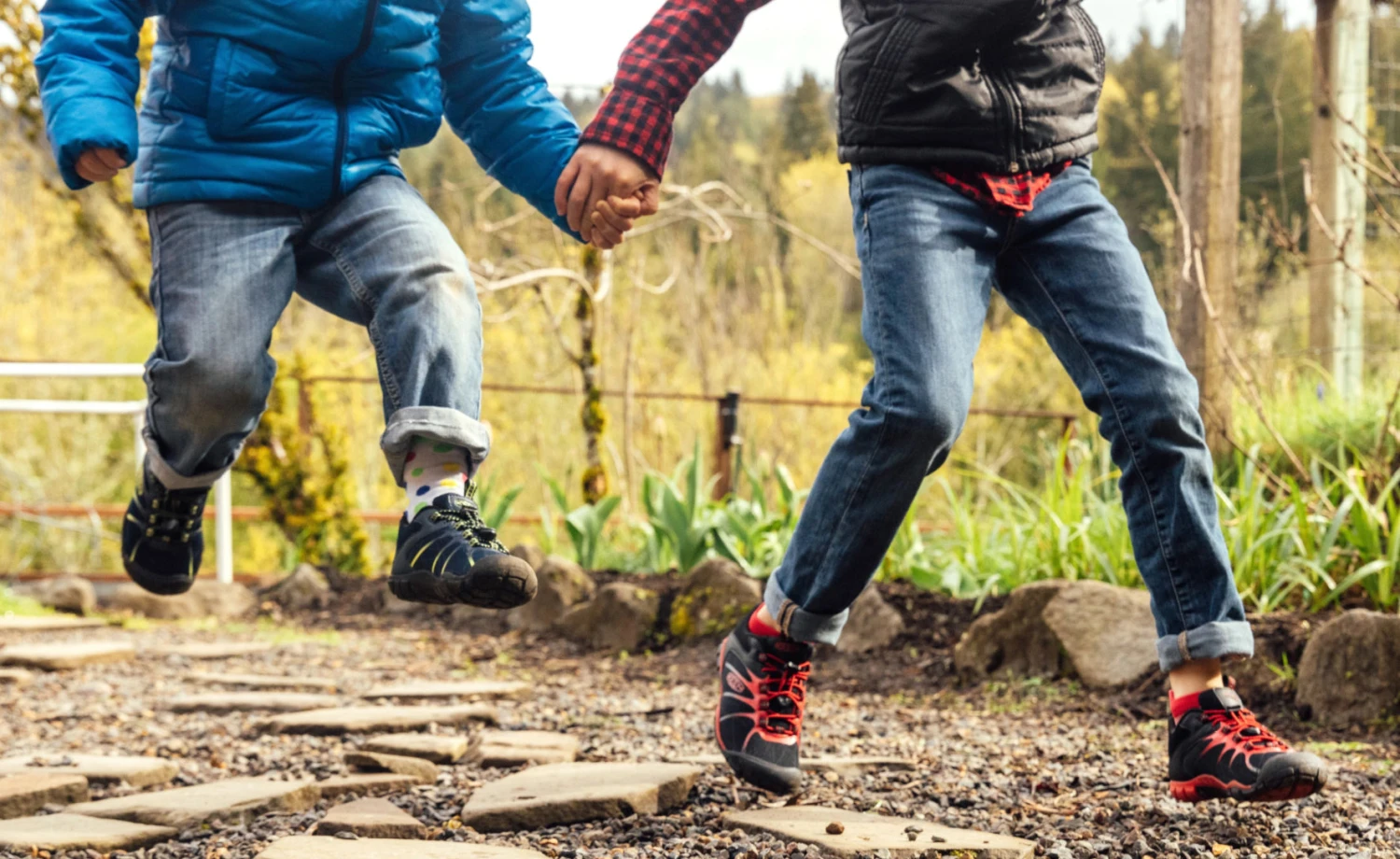 Keen Little Kids' Chandler 2 CNX Sneaker | Black/Red Carpet 5 Keen Little Kids' Chandler 2 CNX Sneaker | Black/Red Carpet - Image 5