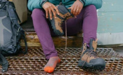 Keen Men's Revel IV Polar Waterproof Boot | Dark Earth/Caramel Cafe -Keen Deals Store Revel1024136PDPLifestyle1