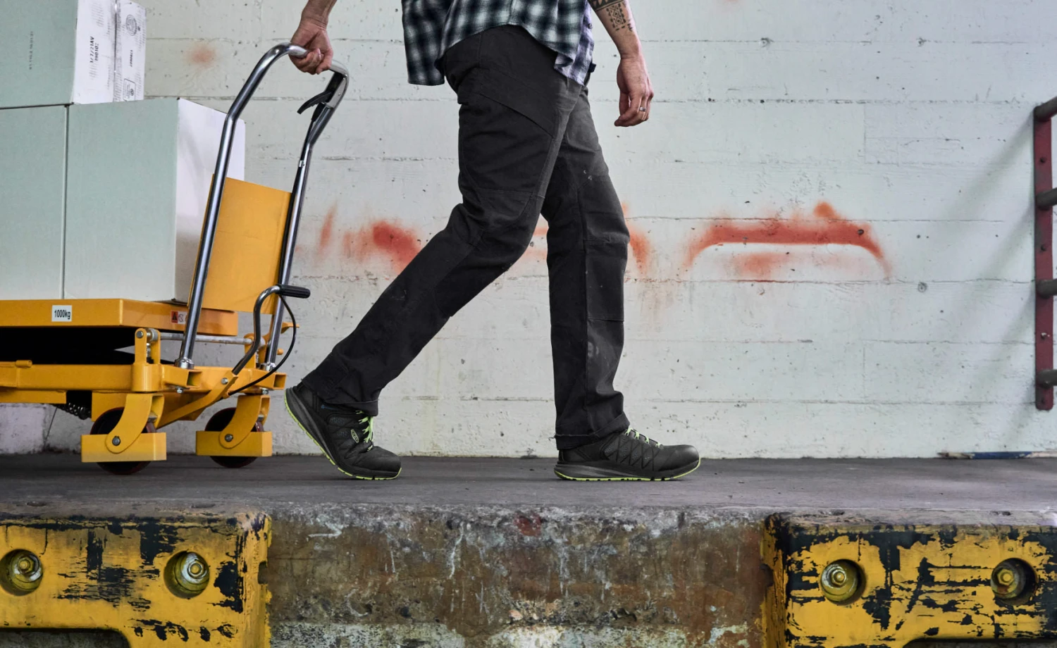 Keen Men's Vista Energy (Carbon-Fiber Toe) | Magnet/Green Glow 5 Keen Men's Vista Energy (Carbon-Fiber Toe) | Magnet/Green Glow - Image 5