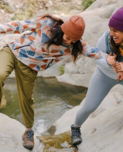 Keen Women's Circadia Waterproof Shoe | Black/Cloud Blue -Keen Deals Store WCircadia WideLifestylePDPSingleRight f46e29fd a2de 4a01 8724 12b5e0f36e3c