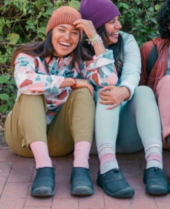 Keen Women's Howser III Slide | Light Gray Wool/Vapor -Keen Deals Store WHowserIIISlideLifestylePDPRight 95ab2fb0 bd6d 49c3 9d6e 92b5776e733d