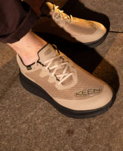 Keen Men's WK400 Waterproof Walking Shoe | Black/Black -Keen Deals Store WK400WaterproofPDPLifestyle3 50588014 063a 4167 81ac 88c7cd2b6e45