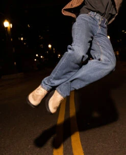 Keen Women's WK400 Waterproof Walking Shoe | Timberwolf/Black -Keen Deals Store WK400 lifestyle WP Womens 1