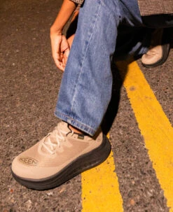 Keen Women's WK400 Waterproof Walking Shoe | Timberwolf/Black -Keen Deals Store WK400 lifestyle WP Womens 2