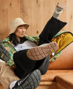 Keen Women's UNEEK Sneaker | Sea Moss/Tangerine -Keen Deals Store WUNEEKOGLifestylePDPRight 1