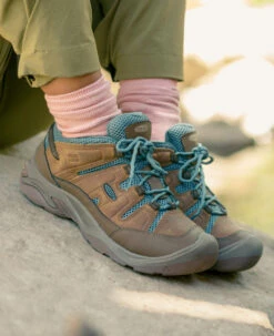 Keen Women's Circadia Vent Shoe | Syrup/Boysenberry -Keen Deals Store W Circadia Vent LifestylePDPSingleRIght 0267dc9f f38e 4bc1 8af0 4a70de1fd79c